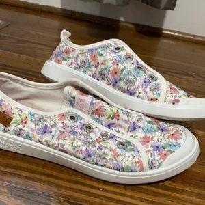 Blowfish slide on casual shoes